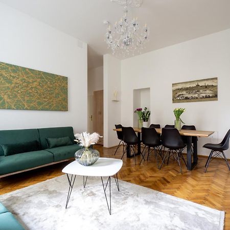 Central Apartment In Viennese Old Building ภายนอก รูปภาพ