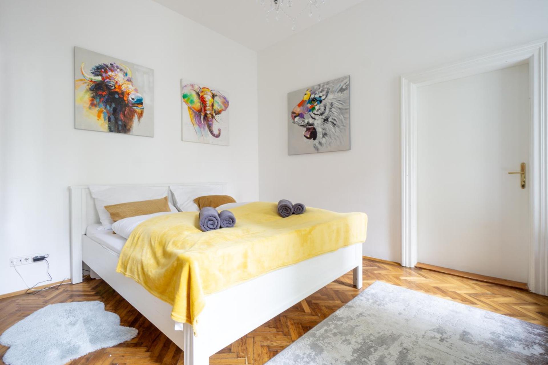 Central Apartment In Viennese Old Building ภายนอก รูปภาพ