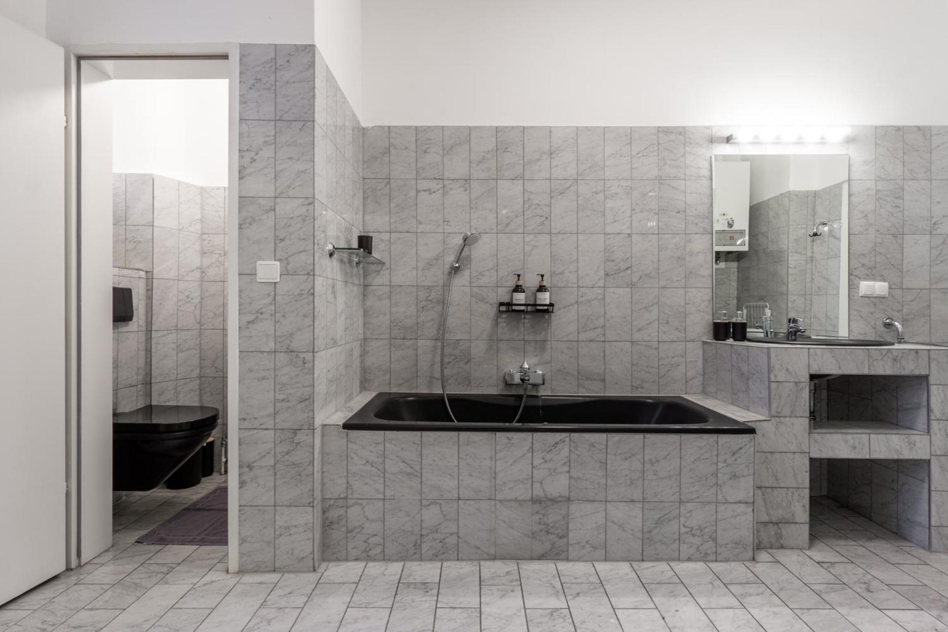 Central Apartment In Viennese Old Building ภายนอก รูปภาพ